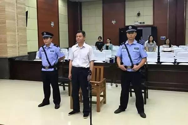 广西政协原常委连友农受贿249万余元一审获刑五年