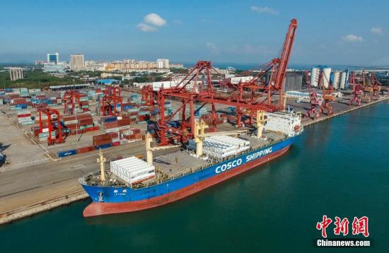 海南洋浦港至东盟集装箱班轮航线3个月开航达67班次