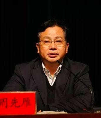 大学校长夫妇