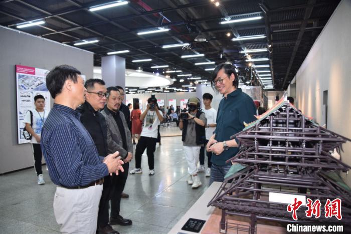 图为建筑设计主题展览现场。广西艺术学院供图 图为建筑设计主题展览现场。广西艺术学院供图